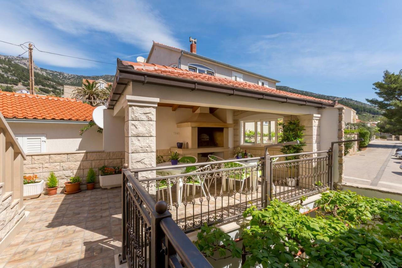 Apartments Petra Бол Екстериор снимка